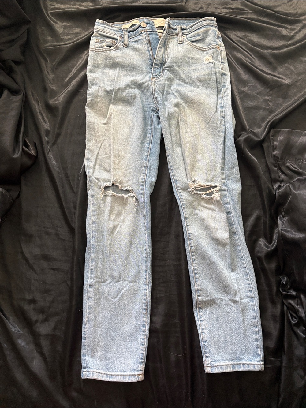 Universal Thread Light Blue Skinny Jeans with Knee Rips